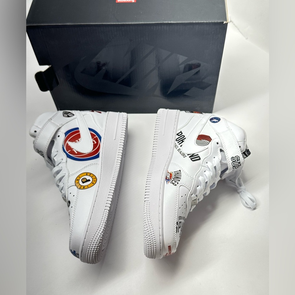 Nike SUPREME Air Force 1 Mid NBA Teams Logo Design BRAND NEW Sneakers size 9 - Picture 3 of 7